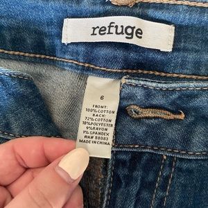 Stretch ripped jeans